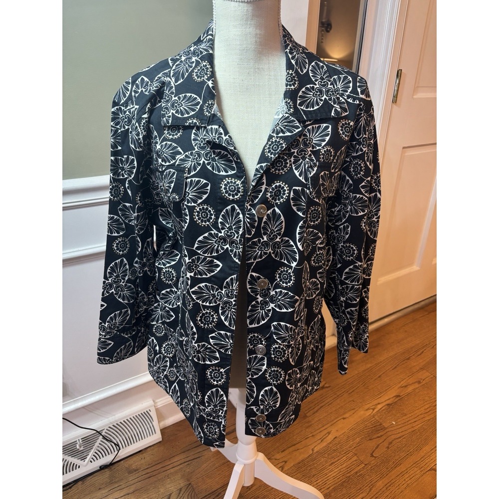 CHICO'S Jacket Sz 3 (16) Xl Black Leaf Print  Metal‎ Button Front